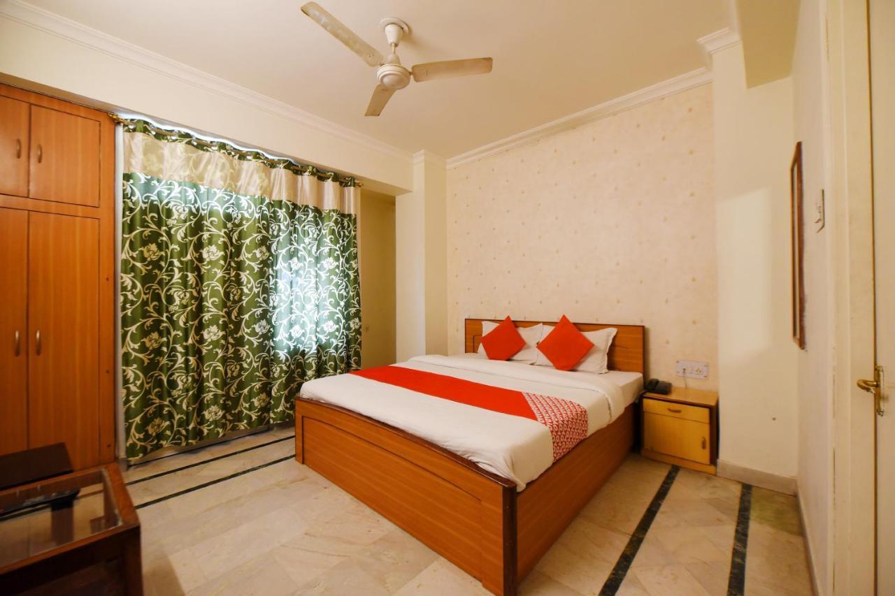 Hotel Oyo C M Regency Dźajpur Zewnętrze zdjęcie